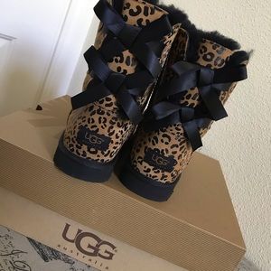 NWB Bailey Bow UGGS In Animal Print